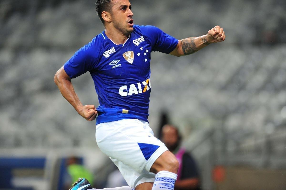 Robinho (meia) - 19 gols