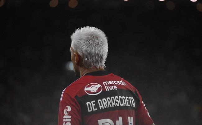 Arrascaeta perdeu o pênalti que levou à derrota do Flamengo na Recopa
