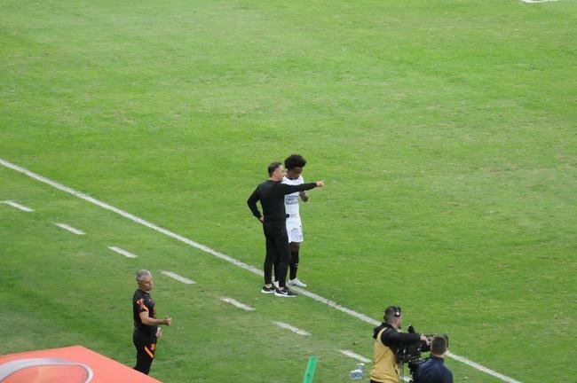 Atltico e orinthians se enfrentaram no Mineiro, neste domingo (24), em jogo vlido pela 19 rodada da Srie A do Campeonato Brasileiro.