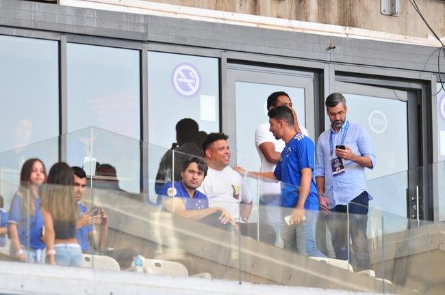 Fotos da torcida do Cruzeiro antes e durante a partida contra o Cricima, neste domingo (4), no Mineiro, pela 28 rodada da Srie B