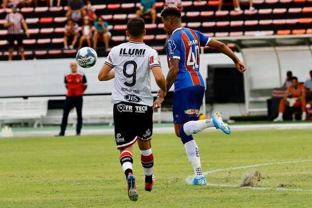 Santa Cruz e Bahia se enfrentaram no Arruda e empataram sem gols na estreia da Copa do Nordeste, em jogo que foi recheado de homenagens a Tiago Cardoso