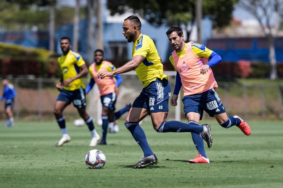 Treino acometeu em clima de descontrao no fechamento da preparao para o jogo deste domingo  