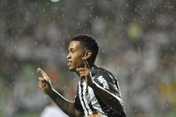 Em noite chuvosa no Independncia, reservas do Atltico batem o Tupi por 2 a 0