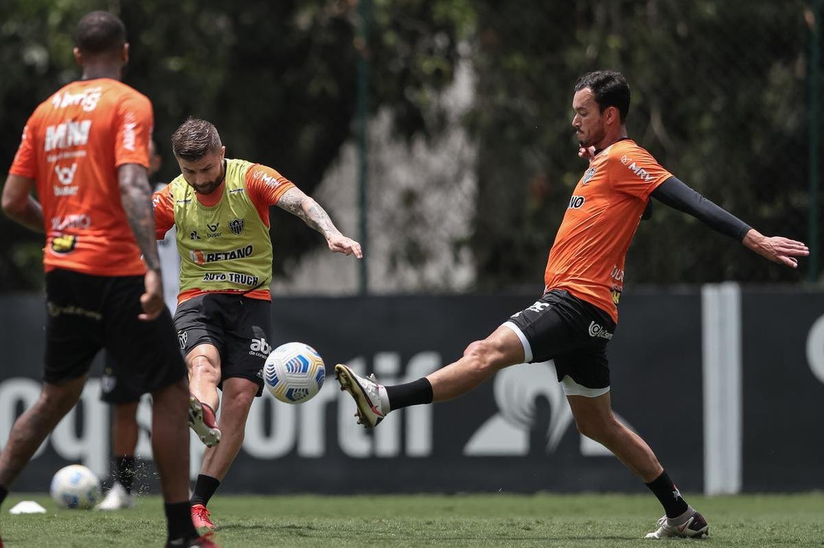 Elenco atleticano encerrou a preparao para enfrentar o Atltico-GO fora de casa 