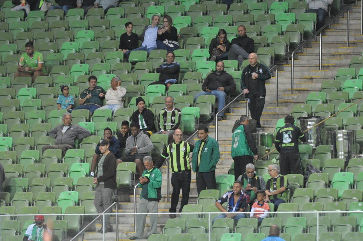 Torcedores do Amrica na partida contra o Internacional, no Independncia, pela 15 rodada do Brasileiro