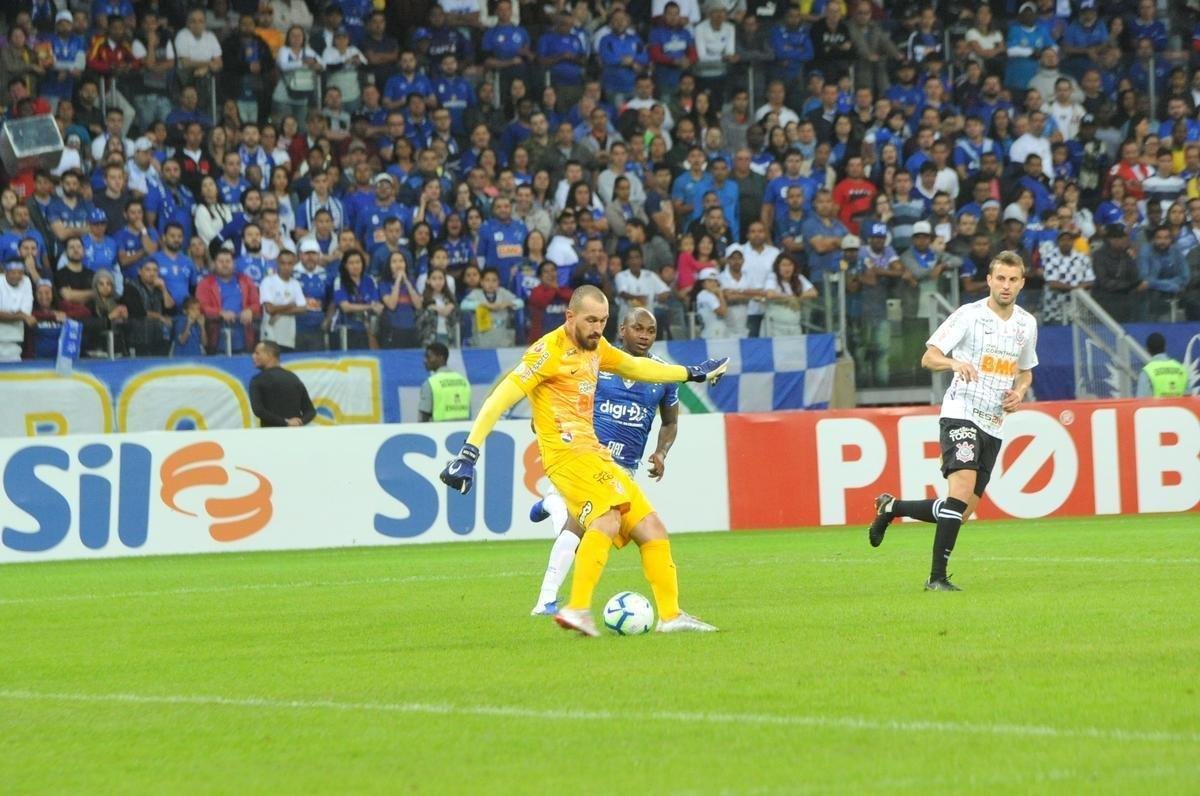 Fotos de Cruzeiro x Corinthians, no Mineiro, pela oitava rodada do Campeonato Brasileiro
