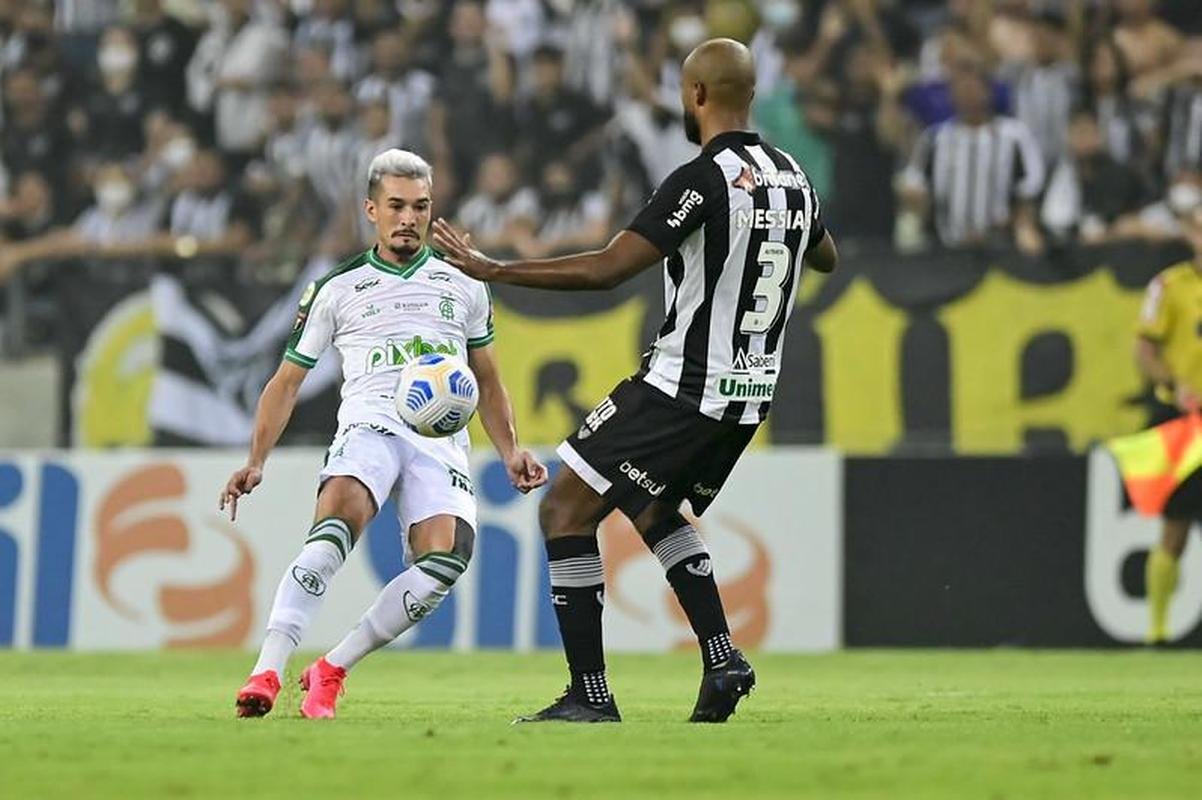 Fotos do empate entre Cear e Amrica, por 0 a 0, na Arena Castelo, em Fortaleza, pela 37 rodada do Campeonato Brasileiro