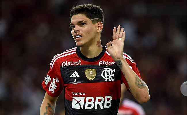 Ayrton Lucas abriu o placar para o Flamengo