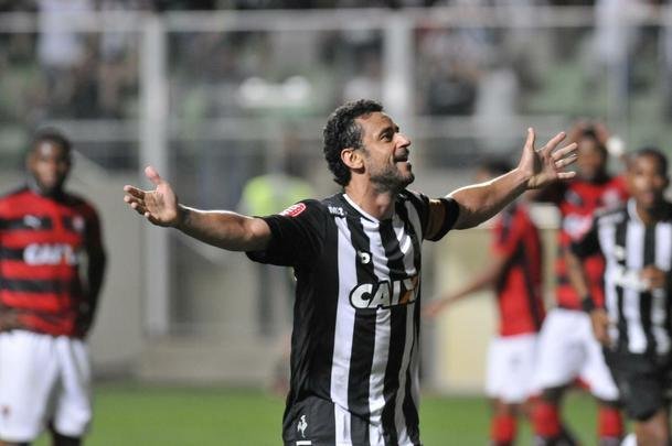 Atltico bate o Vitria por 2 a 1, no Independncia, com gols de Fred, e mantm briga pela liderana