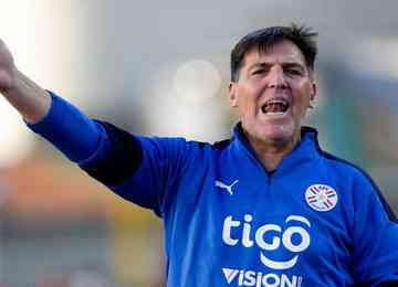Treinador argentino, ex-comandante do Paraguai, foi sondado pelo Atlético para ocupar o lugar de Cuca, antes da chegada de Turco Mohamed