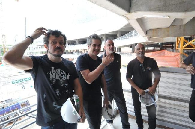 Personalidades no evento que anunciou detalhes da inaugurao da Arena MRV. Na foto, a banda Jota Quest