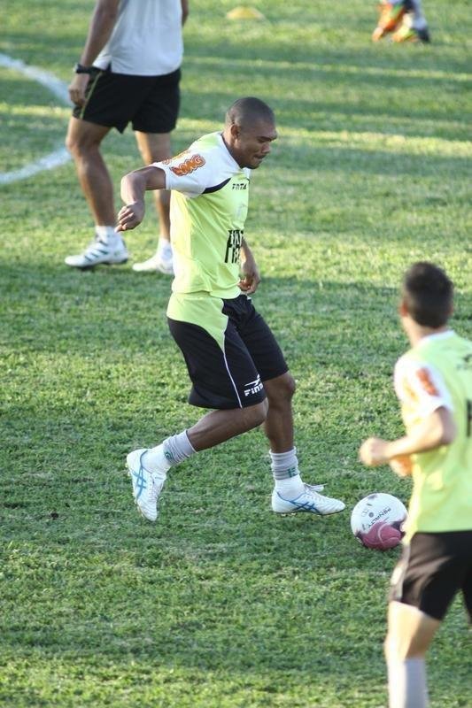 Em 23 jogos pelo Amrica, Agenor marcou 23 gols e deixou o clube em agosto de 2013, aps uma resciso amigvel de contrato