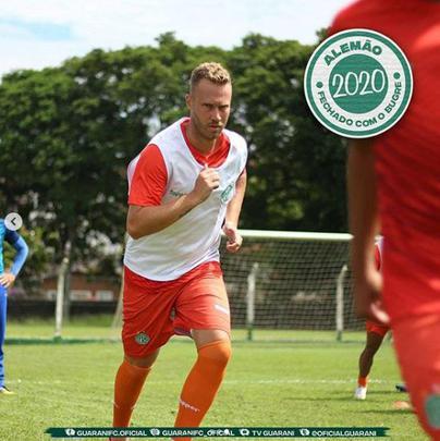 O Guarani anunciou a contratao do atacante Alemo, que estava no Ituano