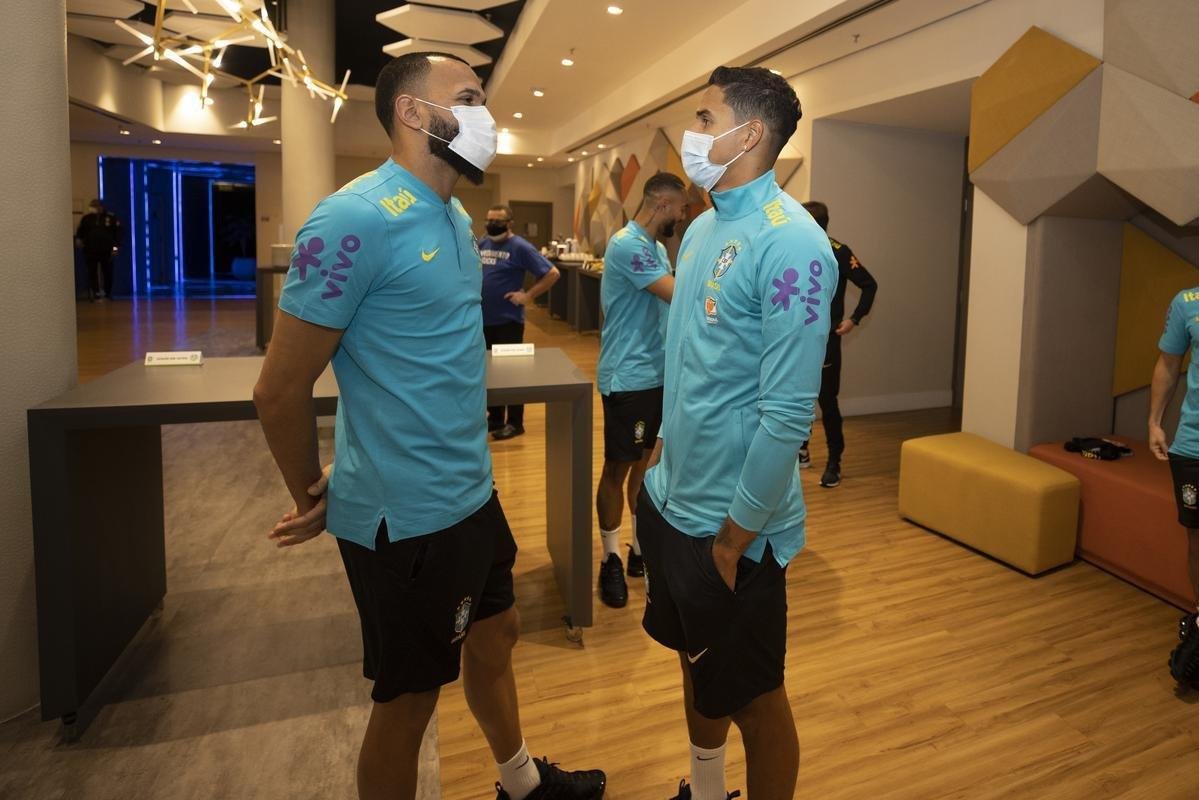 Jogadores se apresentam  Seleo Brasileira