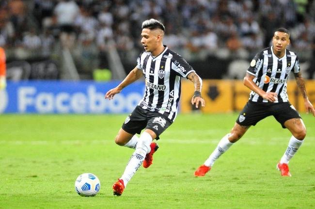 Meio-campista: Matas Zaracho (Atltico - venceu verton Ribeiro com 70% dos votos)