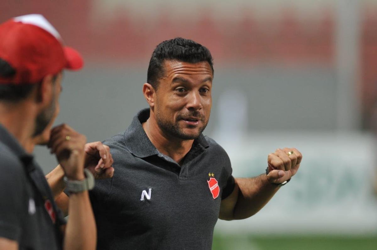 Amrica enfrentou o Vila Nova nesta tera-feira, no Independncia 