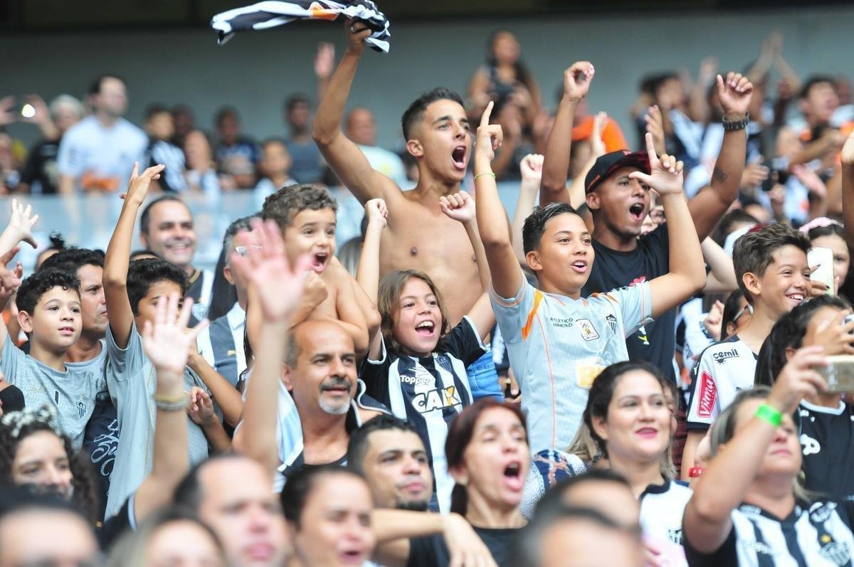 Fotos das torcidas de Atltico e Amrica no clssico deste domingo, no Mineiro, pela 10 rodada do Estadual