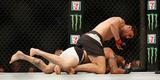 UFC 196, em Las Vegas - Jason Saggo solta a mo contra Justin Salas e vence por TKO