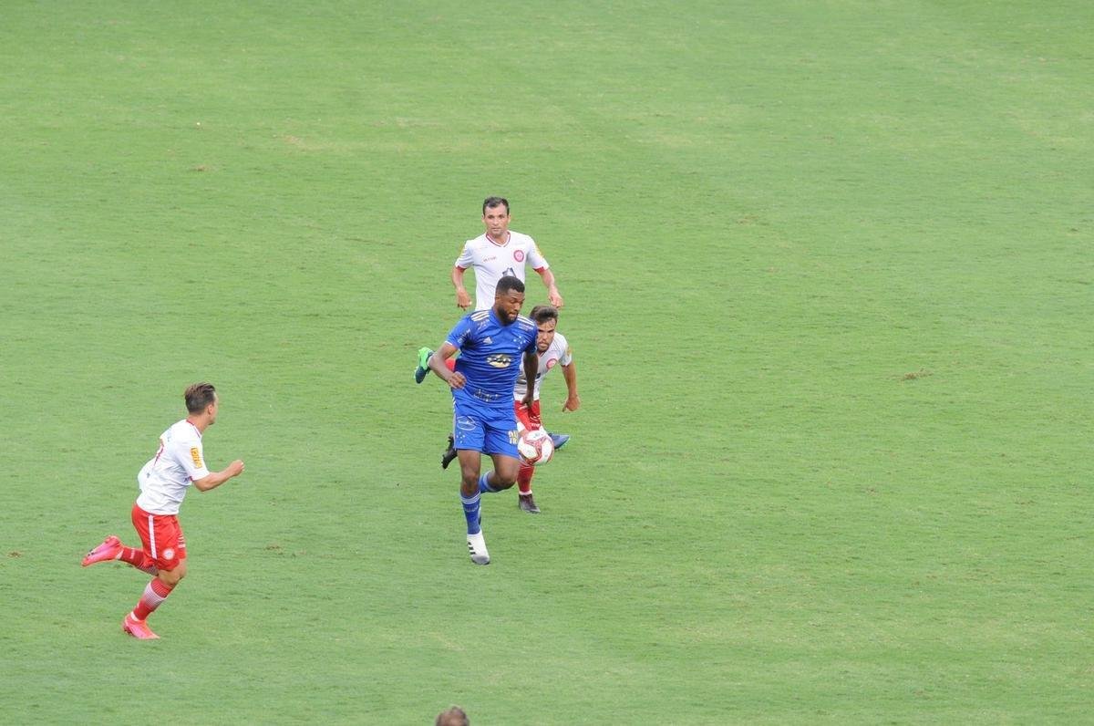 Fotos do empate por 0 a 0 entre Cruzeiro e Tombense, no Mineiro, em Belo Horizonte, pela sexta rodada do Campeonato Mineiro de 2021. Goleiro cruzeirense Fbio pegou um pnalti cobrado por Paulinho Dias e evitou o revs.