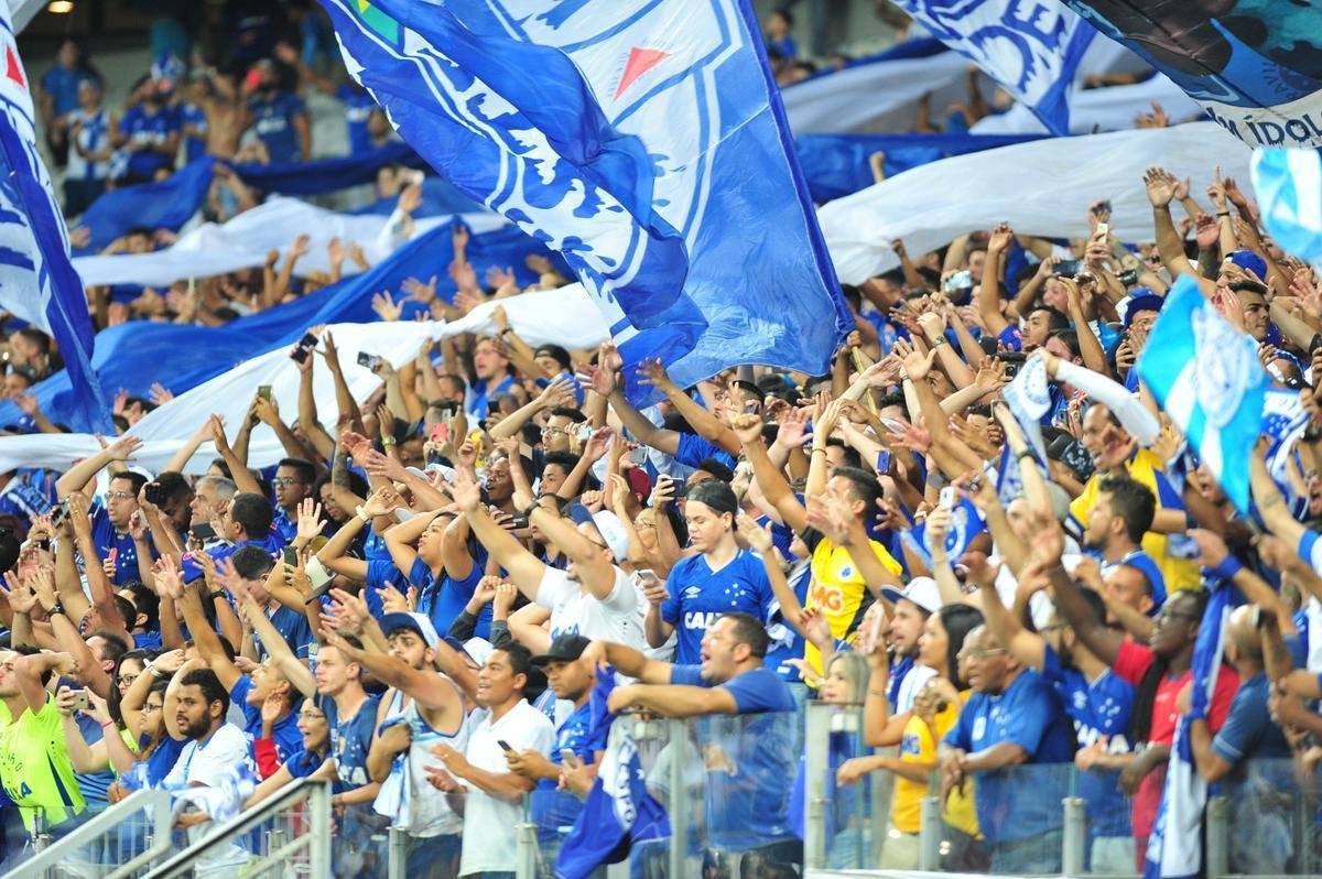 Torcida do Cruzeiro lotou Mineiro na partida de volta das quartas de final da Copa do Brasil