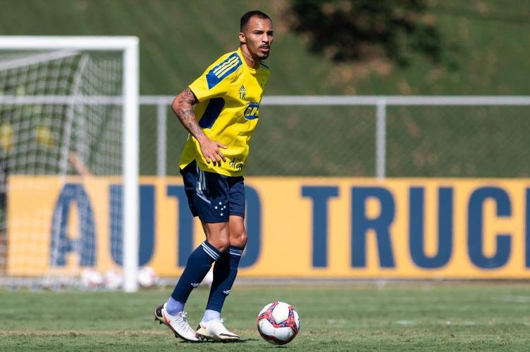 Cruzeiro empatou por 1 a 1 com o Boavista-RJ em jogo-treino realizado neste sbado (22/5), na Toca da Raposa II. Rafael Sobis marcou o gol celeste, enquanto Douglas Pedroso fez para a equipe do Rio de Janeiro.