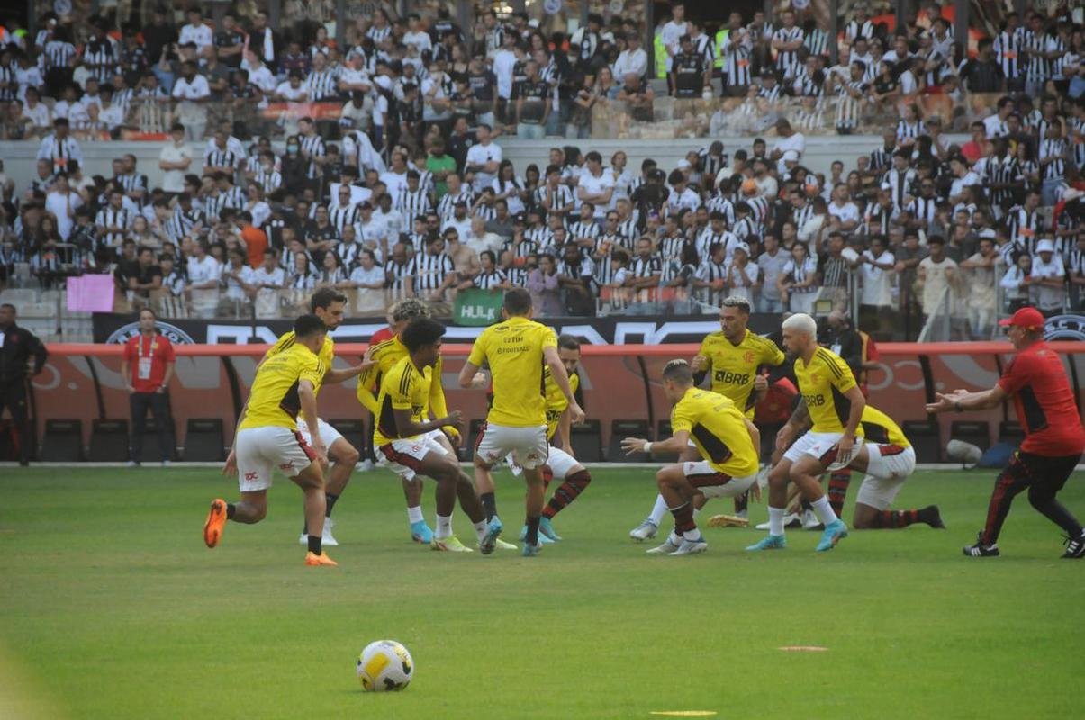 Fotos da torcida do Atltico na partida contra o Flamengo, no Mineiro, em Belo Horizonte, pela 13 rodada do Campeonato Brasileiro