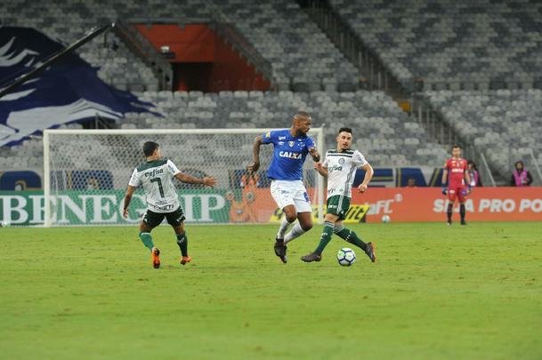 Cruzeiro e Palmeiras mediram foras, no Mineiro, pela oitava rodada do Campeonato Brasileiro