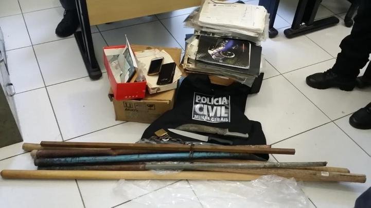 Polícia foi à sede das torcidas organizadas Máfia Azul e Pavilhão Independente nesta terça-feira