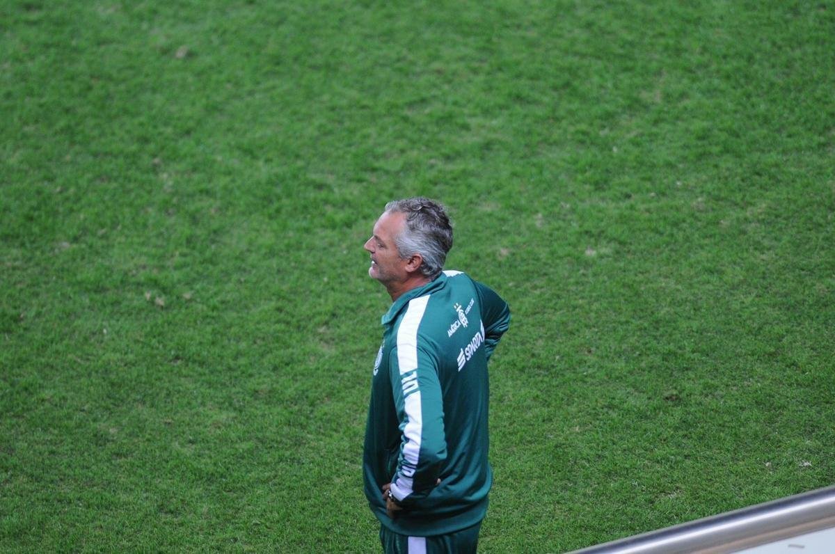 Fotos do duelo entre Amrica e Ferroviria, no Independncia, em BH, pela terceira fase da Copa do Brasil