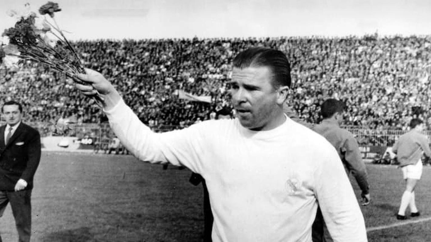 Ferenc Pusks (Hungria e Espanha) - Lendrio atacante do Real Madrid disputou a final da Copa de 1954 pela Hungria, mas viu a Alemanha levantar a taa com a vitria por 3 a 2, na Sua. Em 1962, jogou pela Seleo Espanhola na Copa do Chile 