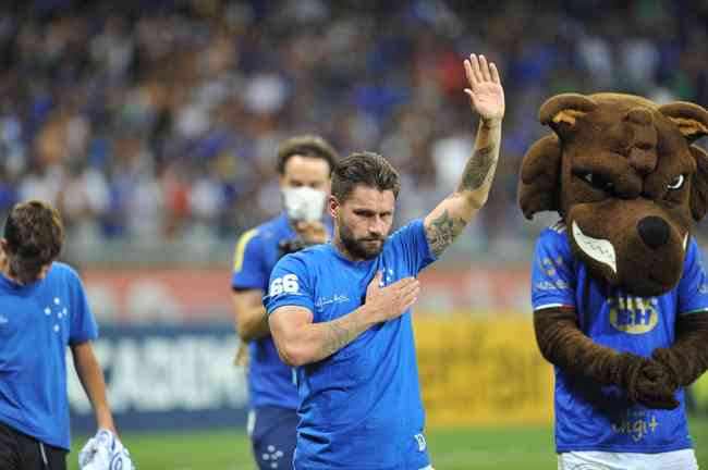 Último jogo da carreira de Sobis tem emoção, festa com a torcida do Cruzeiro  e surpresa de Dirceu Lopes; assista, cruzeiro