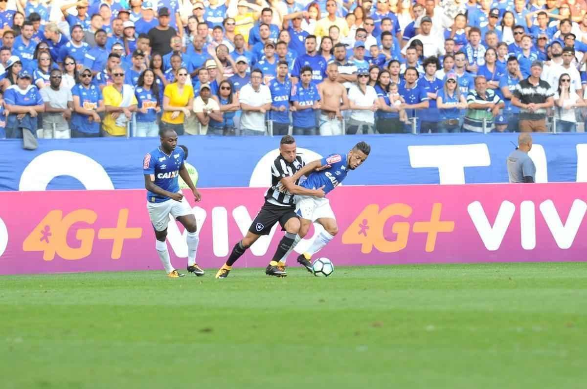 Imagens do jogo entre Cruzeiro e Botafogo, pela 19 rodada do Brasileiro, no Mineiro