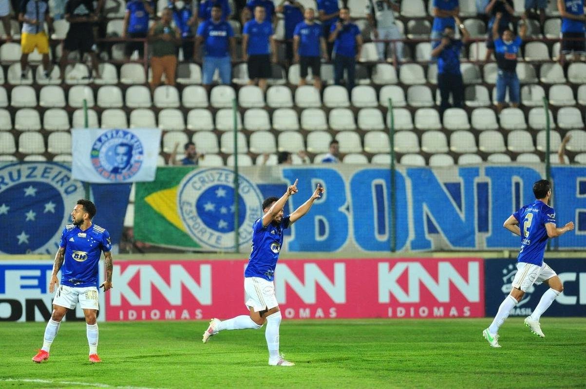 Imagens de Cruzeiro x Operrio, na Arena do Jacar, em Sete Lagoas, pela 24 rodada da Srie B