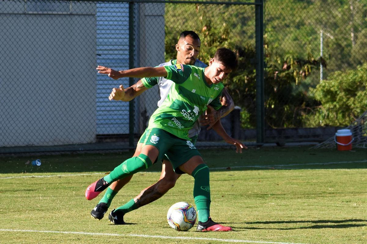 O América treinou nesta terça-feira (1), ao fim da tarde, no CT Lanna Drumond, em Belo Horizonte. As atividades comandadas pelo técnico Lisca visaram o confronto contra o Cruzeiro, nesta quarta-feira (2), às 21h30, válido pela 25ª rodada da Série B do Campeonato Brasileiro. A partida será realizada no Independência, em Belo Horizonte.