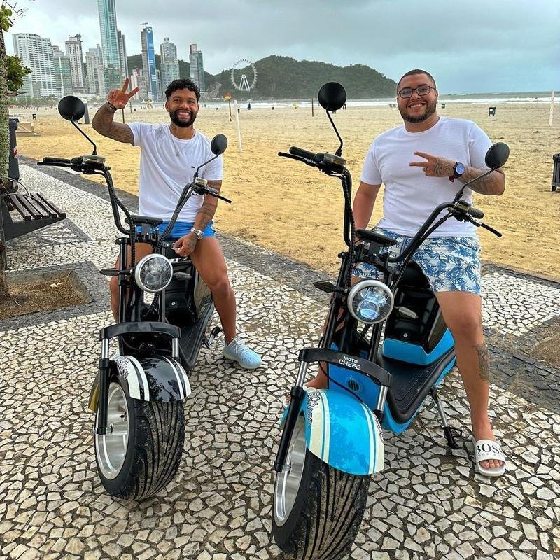 Otvio com a famlia e amigos em Balnerio Cambori 