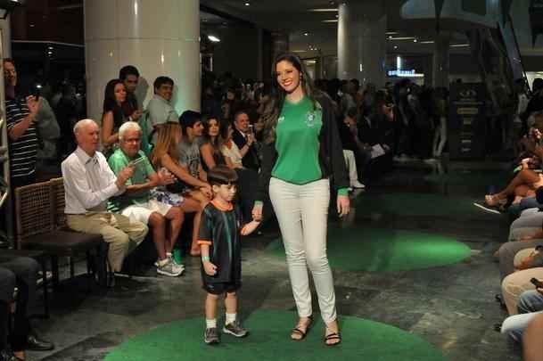 Amrica apresentou coleo de uniformes 2016, desenhados pelo estilista Ronaldo Fraga e produzidos pela Lupo