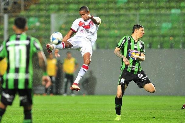 Fotos do duelo entre Amrica e Vitria, no Independncia, pela 36 rodada da Srie B