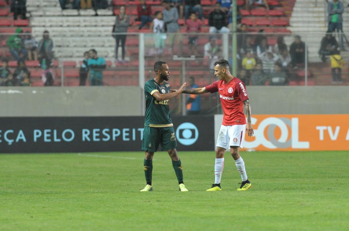 Fotos do jogo entre Amrica e Internacional, no Independncia, pela 15 rodada do Campeonato Brasileiro