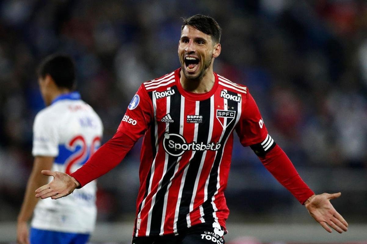 3 - Calleri (So Paulo) - 27 gols em 67 jogos