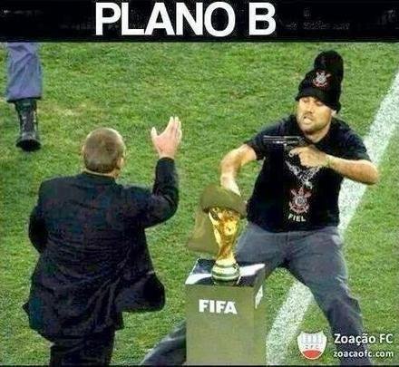 Torcida brasileira não perdoou erro do árbitro mexicano Cesar Ramos no empate contra a Suíça