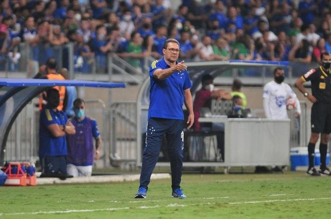 Fotos da partida entre Cruzeiro e Brusque, no Mineiro, em BH, pela 35 rodada da Srie B do Brasileiro