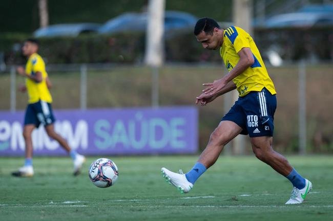 Fotos do treino do Cruzeiro nesta quinta-feira (6/5), na Toca da Raposa II