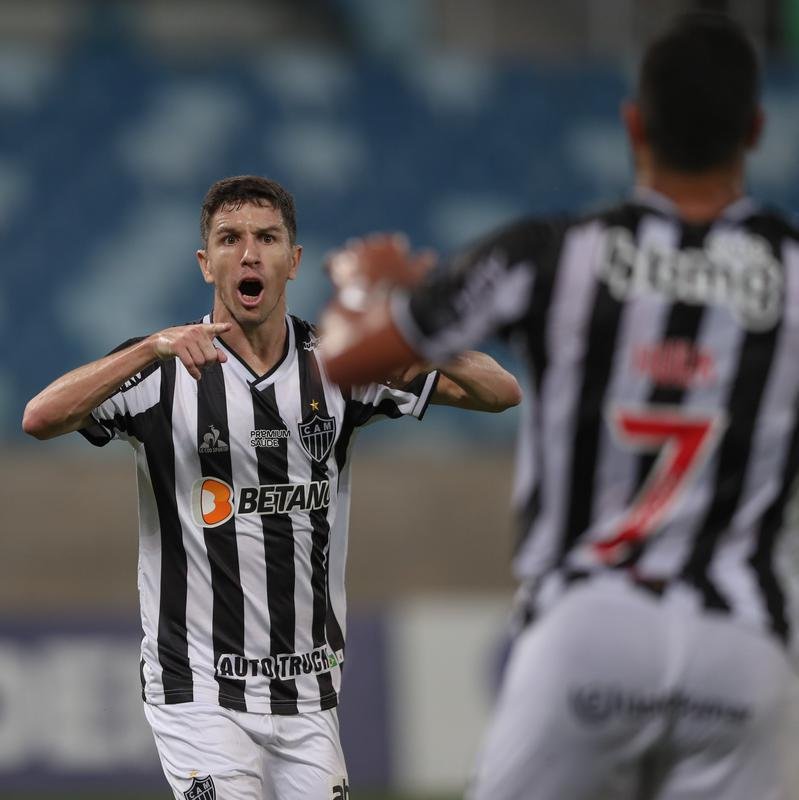 Cuiab e Atltico se enfrentaram pela nona rodada da Srie A do Campeonato Brasileiro