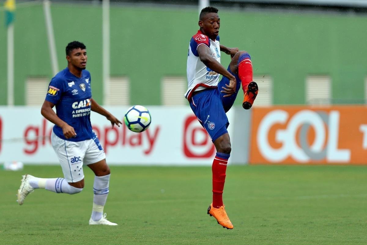 Cruzeiro e Bahia fizeram duelo de encerramento da temporada no estdio de Pituau e empataram sem gols