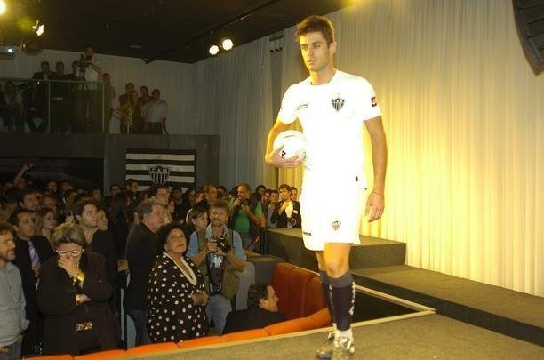 2009 - Uniforme produzido pela Lotto