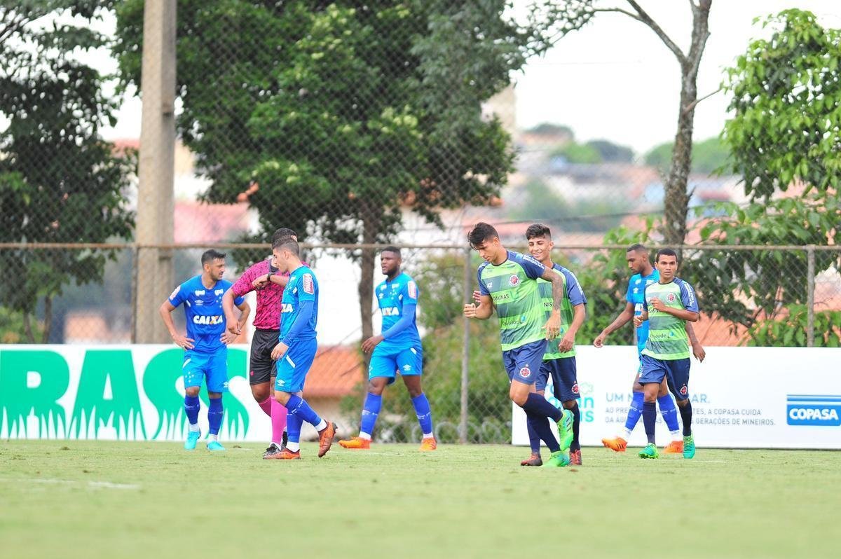 Imagens do jogo-treino entre Cruzeiro e Ipatinga, na Toca da Raposa II, nesta sexta-feira (12/01)