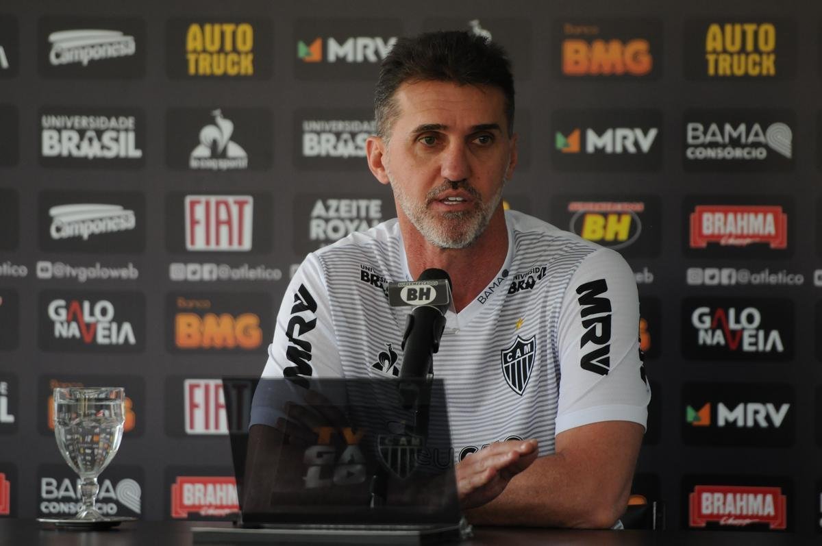 Vagner Mancini e Luan concederam entrevista na Cidade do Galo