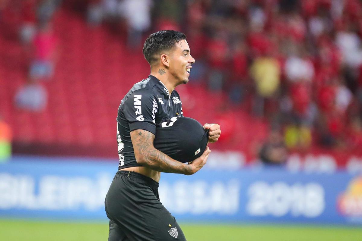 David Terans - O meia foi emprestado pelo Atlético ao Peñarol, do Uruguai. Em sua terra natal, voltou a jogar bem e se destaca no clube aurinegro. São 26 jogos e nove gols.