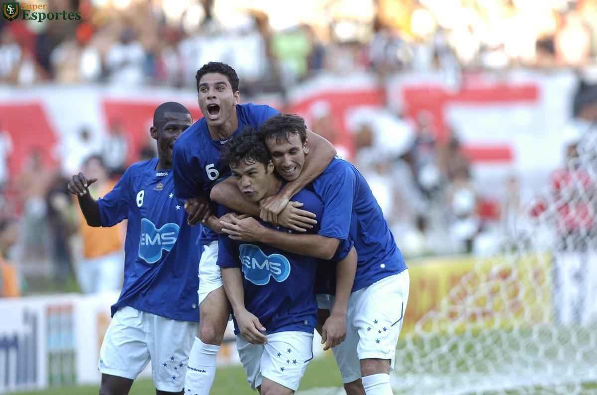 A diferença em relação à decisão do ano anterior era que a vantagem agora era do Galo. Mas a Raposa, ainda sob o comando de Adílson Batista, repetiu o placar do jogo de ida de 2008. O primeiro tempo teve apenas um gol, marcado por Kléber já aos 39min. Na etapa final, Leonardo Silva e Jonathan, duas vezes cada, fizeram o time celeste repetir a maior goleada na história dos clássicos no Gigante da Pampulha.