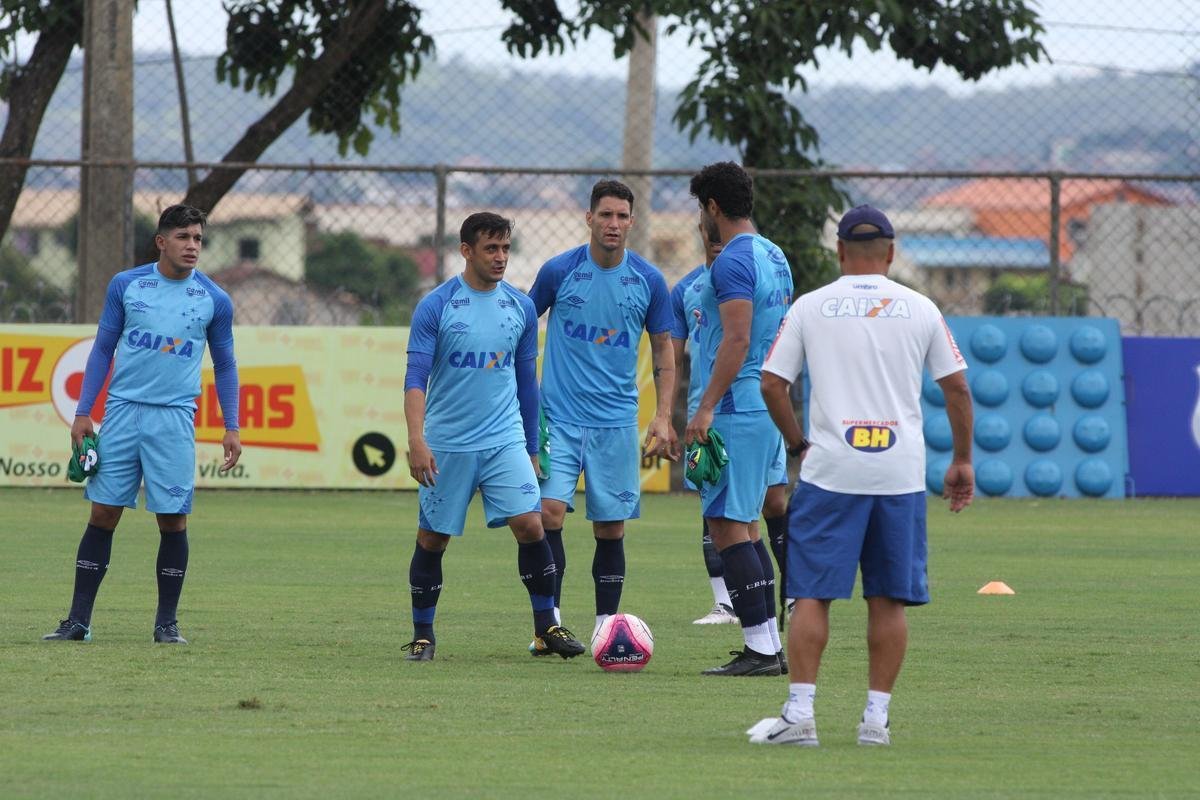 Imagens do treino do Cruzeiro nesta segunda-feira, 19 de fevereiro, na Toca da Raposa II